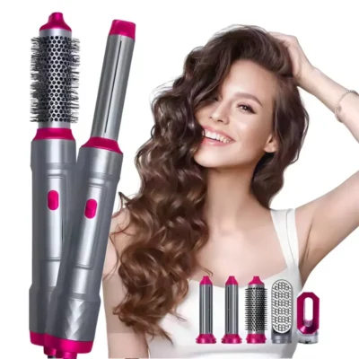 Žena sa osmehom pravi savršene lokne koristeći 5u1 styler