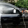 Pranje automobila aku peracem pod pritiskom
