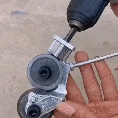 Adapter za rezanje lima za busilicu