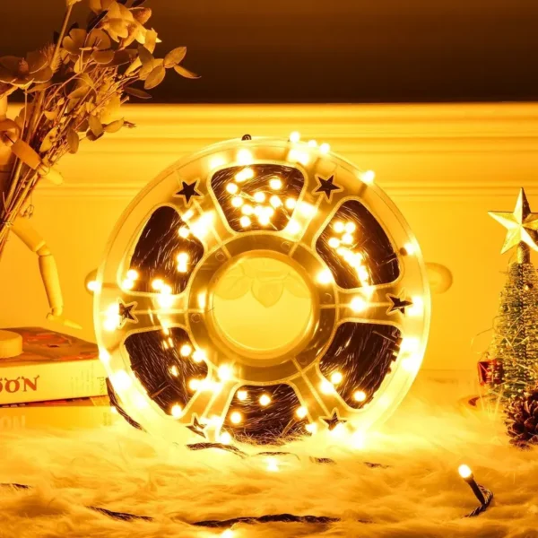 Svetlosni niz sijalice 50 metara sa 500 LED dioda toplo bele boje za prijatnu atmosferu
