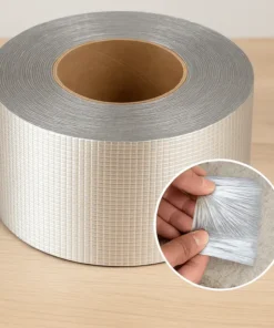 Vodootporna aluminijumska traka se postavlja na napukli krov i zaustavlja curenje