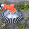 Univerzalna žičana četka kao nastavak za motorni trimer
