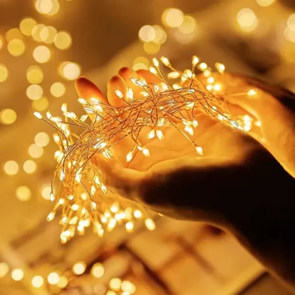 Bajkovito LED osvetljenje u toplim bojama unosi čaroliju u dom