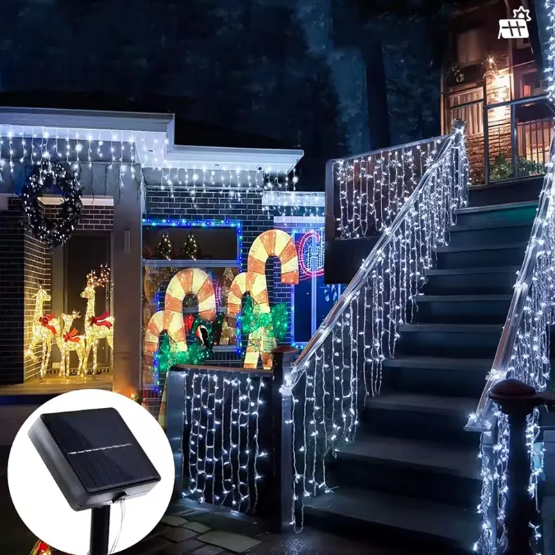 Bele LED lampice sa efektom snega dodaju praznični i svečani ton