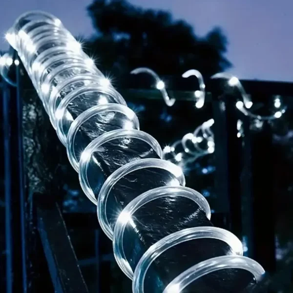 Belo LED osvetljenje u providnom PVC crevu unosi eleganciju i mir