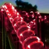 Crveno LED crevo pruža toplo svetlo i elegantan vizuelni efekat u prostoru