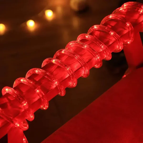 Crveno LED osvetljenje u PVC crevu unosi toplinu i energiju u prostor
