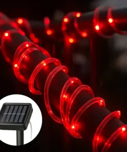 Crveno solarno osvetljenje u providnom PVC crevu stvara toplu atmosferu