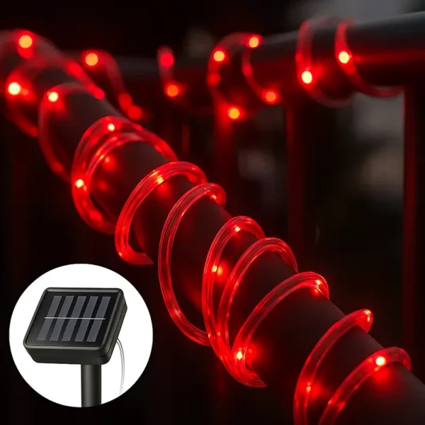 Crveno solarno osvetljenje u providnom PVC crevu stvara toplu atmosferu