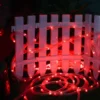 Dekorativne crvene LED lampice za terasu stvaraju romantičan ugođaj
