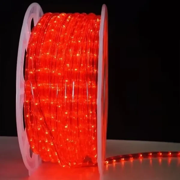 Dekorativni niz od LED lampica ističe toplinu prostora i stvara prijatan ambijent