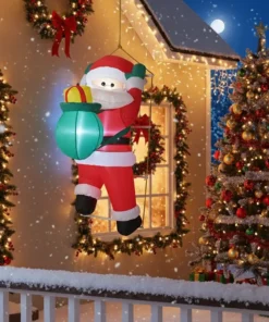 Figura Deda Mraza u crvenom odelu sa belim detaljima odiše tradicijom