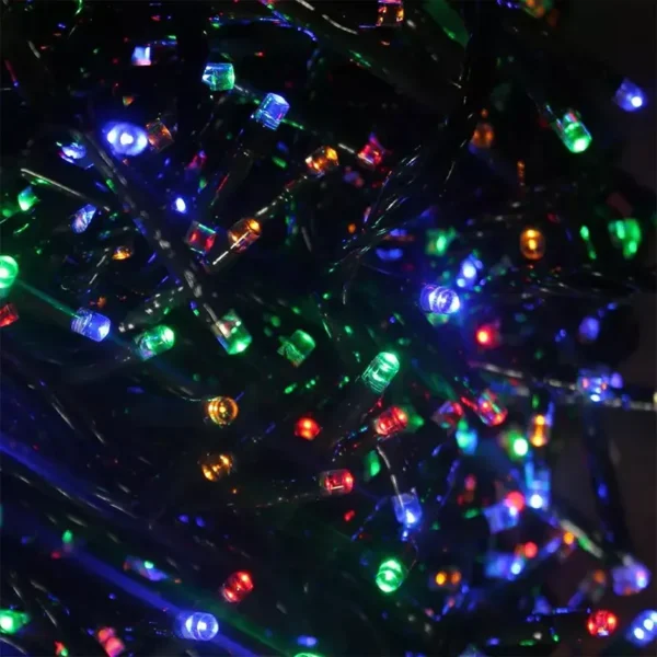 Lampice sa trepćućim efektom stvaraju dinamičan vizuelni prikaz