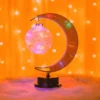 LED lampa mesec napaja se pomoću AA baterija i radi bez kablova