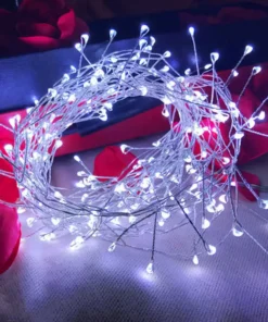 LED lampice za prozor i ogledalo dodaju toplinu i eleganciju prostoru