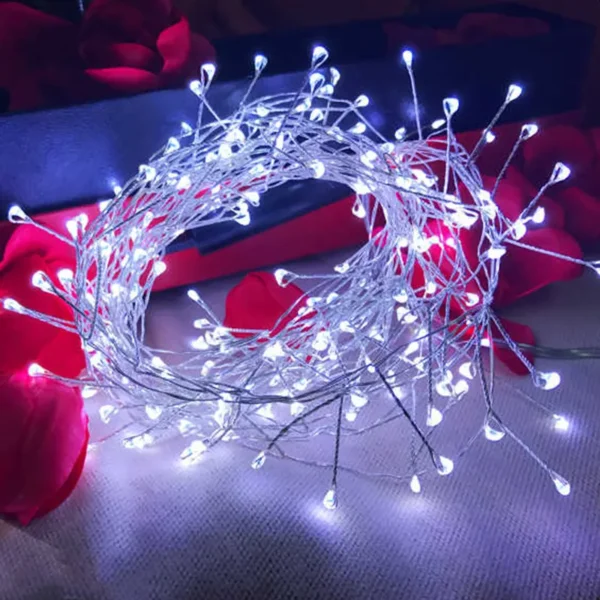 LED lampice za prozor i ogledalo dodaju toplinu i eleganciju prostoru