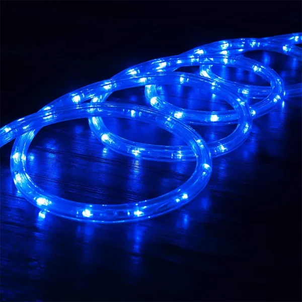Plavo LED crevo stvara elegantno dekorativno osvetljenje za svaki prostor