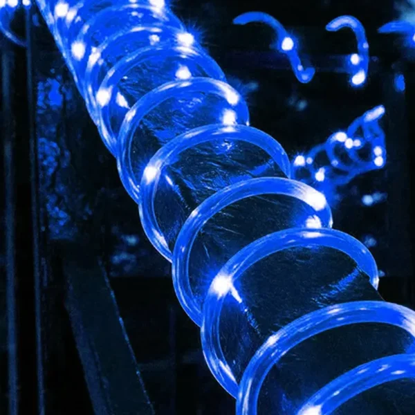 Plavo LED osvetljenje u PVC crevu unosi mir i hladnu eleganciju u prostor