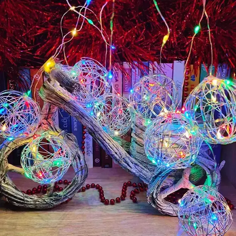 Šarena LED dekoracija kugle za prozore donosi boje i sjaj