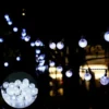 Solarne kuglice za terasu stvaraju prijatnu i smirujuću atmosferu