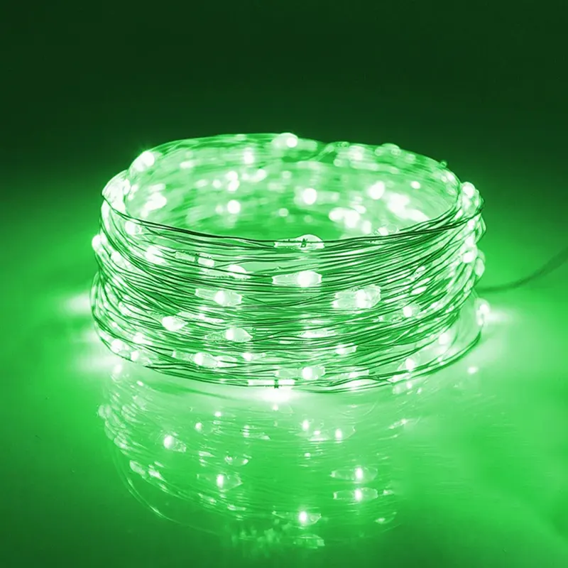 Solarne lampice za ogradu daju nežno i uravnoteženo zeleno svetlo