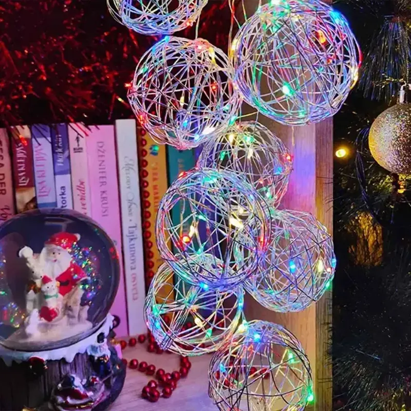 Svetleće kugle sa šarenim svetlom idealne su za proslave i praznike