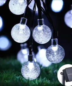 Svetleće kuglice sa solarno punjenje pružaju toplo i ujednačeno svetlo