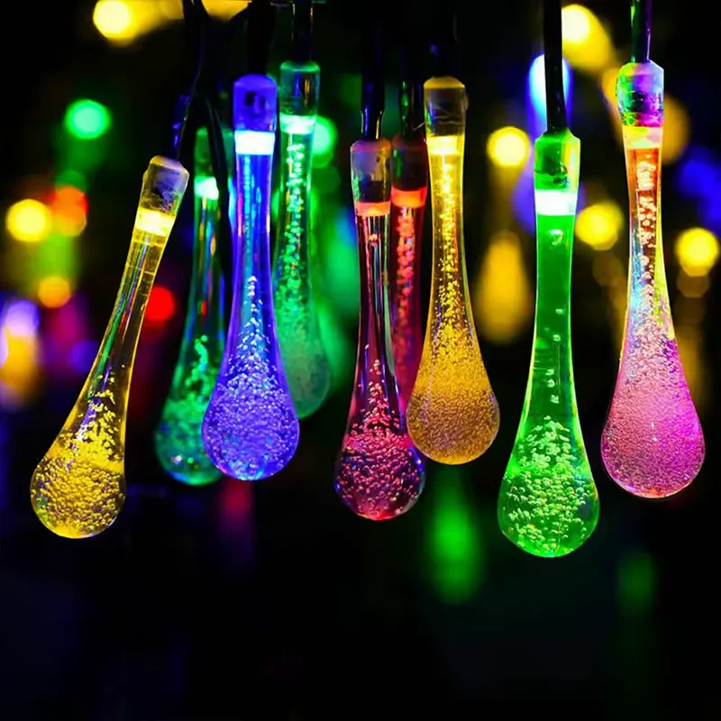 Svetleće šarene sijalice za vrt pružaju bogat i veseo vizuelni efekat