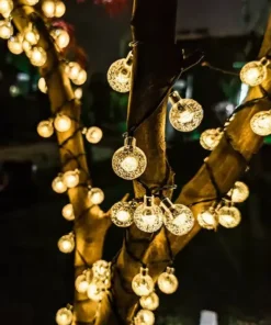 Svetleće solarne kuglice za terasu unose eleganciju i prijatnost
