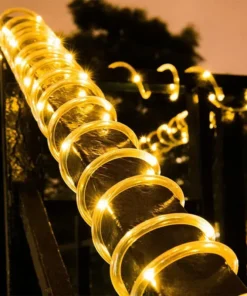 Toplo žuto LED osvetljenje stvara prijatnu i mirnu atmosferu na terasi